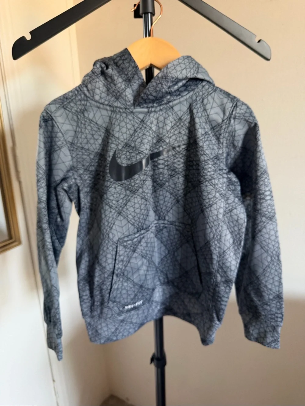 Nike Dri-FIT Kids Pullover Hoodie – Size Small 4–5